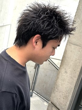 イーラ(era) スパイキーショート　パーマ　メンズ　眉毛　ツイスト