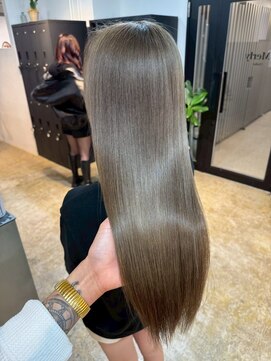 メリー オオサカ(Merly Osaka) 透明感ブラウンカラー