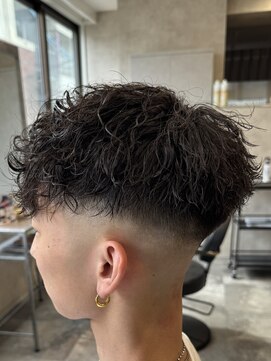 ハッシュタグネイビー 仙台駅前店(#NAVY) スペインカール波巻きツイスパ仙台美容室シャドウパーマ刈り上げ