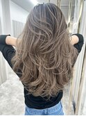 バレイヤージュカラー/レイヤーカット/ミルクティーベージュ