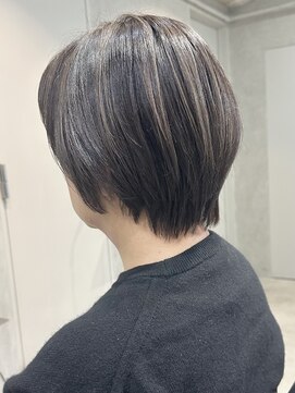 ラック(LUCK) ショート/白髪ぼかし/船橋/くすみベージュ/細めハイライト