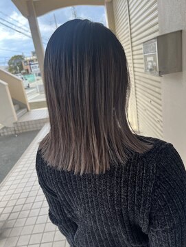 モアヘアーセカンド(MORE-HAIR Second) 長め外ハネボブのエアタッチグラデーション
