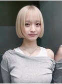 ホワイトベージュ前髪カットボブブロンド_F21183