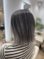 アッベリーレ(A'bbellire)&nbsp;外ハネグレージュエアタッチバレイヤージュ