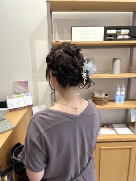 リル 新浜店(LiL) ふわふわサイドシニヨン葉田13
