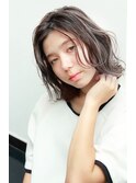 外国人風ボブ ハイライトグラデーション グレージュ 外ハネ