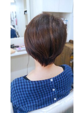 トゥエンティーフォー 和泉店(24) 女性らしいマッシュショート