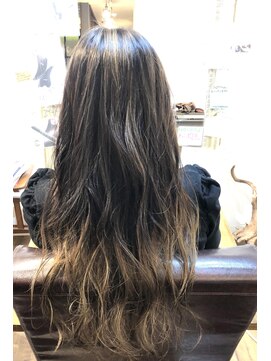 カルネ(Karne) ロンググラデーションカラー