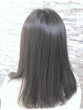 ルヴアッシュ(LuvuAsh) セミロングカット