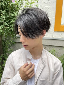 リベルタ(liberta) 前下がりセンターパート×ナチュラルウェーブ［liberta/植松