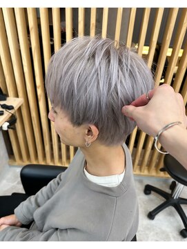 ティントバイアロブリーチ 大阪梅田(tint by alo bleach) 【Ryota】ホワイトシルバー《大阪梅田駅》