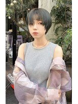 アミバイアブソ 新宿(ami by Absolute)&nbsp;まるみショート　モスグリーン　1ブリーチ