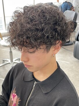 レタッチ バイ フィフス 天神大名(RETOUCH by fifth) プードルパーマ波巻きスパイラルパーマメンズマッシュウルフ30代