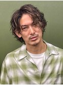 耳掛けツイストスパイラルパーマツーブロックウルフ波巻き