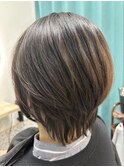 襟足長めのショートボブ