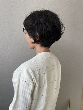 サークル(CIRCLES) パーマ風ショートボブ/くせ毛カット/ショートボブ