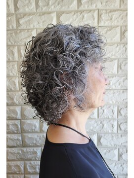 松本平太郎美容室 吉祥寺パートファイブ(PART5) 60代70代×ミディアムレイヤー×クリープパーマ×ヘアマニキュア