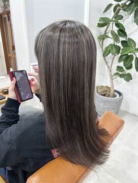 シーバイトリコ 市川(SEA by tricot) 白髪ぼかしハイライト