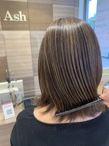 アッシュ 戸田公園店(Ash)&nbsp;外ハネ切りっぱなしボブ×脱白髪染めハイライト