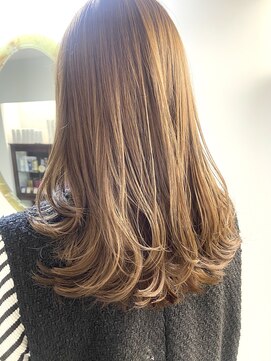 インビテーション(invitation) ロングレイヤー・やわからミルクティーベージュ