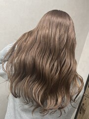 ロングヘア/ココアベージュ/ハイトーンカラー/ツヤ髪スタイル