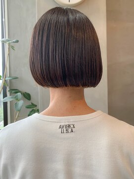 テトヘアー(teto hair) ミニボブ、切りっぱなしボブ、インナーカラー、ベージュ