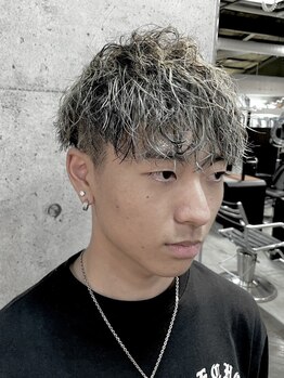 メゾン(MAISON)の写真/『できるメンズのONとOFF』トレンドを取り入れつつ、魅力を際立たせるこだわりメンズスタイル―。