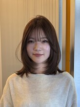 シロ(Shiro)&nbsp;大人ナチュラルなレイヤーミディ