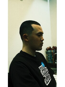 リヴ ヘアワークス(LiVE HAIR WORKS) 学生でもギリギリ大丈夫なフェード