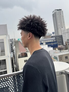 カイ(X) ツイストアフロ/刈り上げ