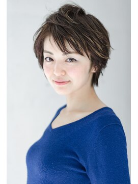 カータヘアルム(karta hair rum) 【karta】白髪ぼかしのハイライト＆ショートレイヤー