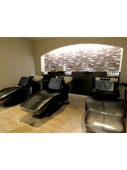 くつろげる心地の良い空間で極上の癒しタイム♪"天然素材"にこだわったヘッドスパで夢心地の体験を…＊