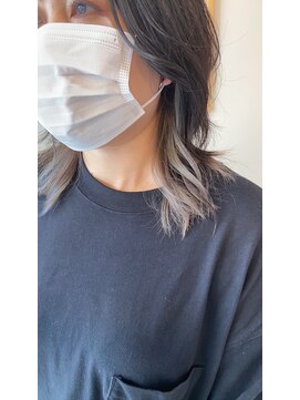 キキ(kiki) インナーカラー×シルバーベージュ