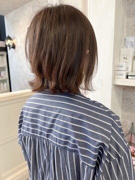 キャアリー(Caary) 福山市美容室Caary人気 ふんわりレイヤーミディアムボブ