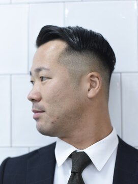 メリケンバーバーショップ コウベ(MERICAN BARBERSHOP KOBE) classic ビジネス　73 フェード