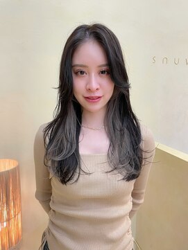 スニュウ(snuw) 【snuw mina】インナーシルバー/インナーカラー/レイヤーカット