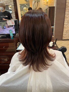 キャラ 池袋本店(CHARA) ブリーチ無し!AVEDAカラーで濃いめレッド&ウルフカット【池袋】
