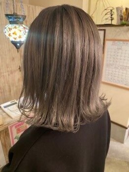 シーン エヌ(See n N)の写真/《インナーカラー/白髪ぼかしハイライト/デザインカラーはお任せ！》ダメージレスに艶感カラーの仕上がり♪