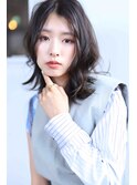 計算された立体カットで、くびれたラインを美しく見せたヘア