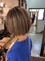 コワファーストナガサキシャンプーボーイ(COIFF1RST NAGASAKI SHAMPOO BOY)&nbsp;大人ショートボブ丸みショートカットマッシュショート前髪あり