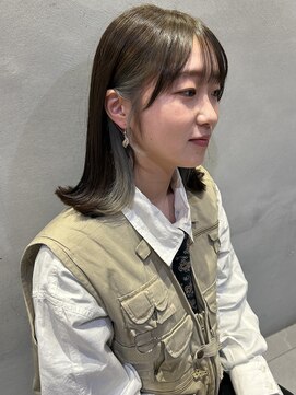 リベラル(liberal) サイドバング 外ハネ インナーカラー ブルーグレージュ 【20代】