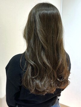 ノッポサン(Noppo3) オリーブベージュ 寒色系 明るめベージュ ゆる巻き ロング