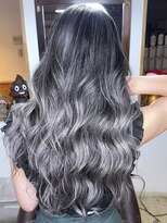 ブレイズヘアー(BLAZEhair)&nbsp;【ツヤならコレ】グレーシルバーバレイヤージュ×ブリーチ２回