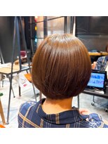 インス(ensue) ショートボブレイヤー大人可愛い小顔ヘア