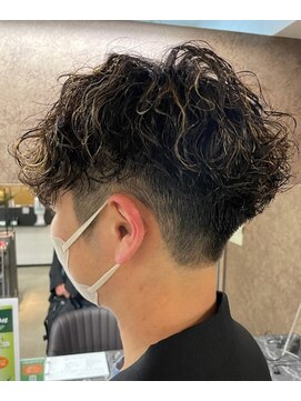 ネクサスアンドコー 錦糸町店(NEXUS&Co.) ハイライト×スパイラルパーマ