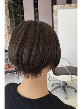 ドゥ スタイル 三国ヶ丘店(Duex Style) 新色・透明感イルミナカラー×ビーチ ×小顔ショート