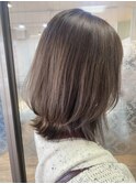 白髪ぼかしハイライト×外ハネミディ