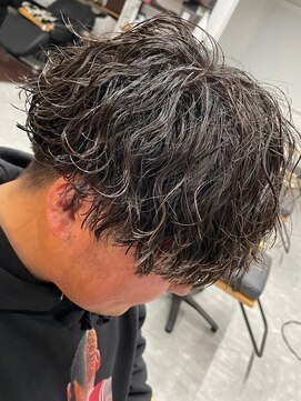 フゥ 宇都宮(FeU) 波巻きパーマツイストスパイラルパーマメンズマッシュパーマ