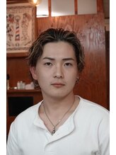 フェード×パーマで立体シルエットを実現！［三軒茶屋/Men’s/メンズ/眉毛/フェード/ニュアンスパーマ］