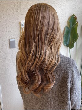 マノハル(MANOHARU) ブリーチなし　明るいカラーを繰り返してハイトーンカラーに